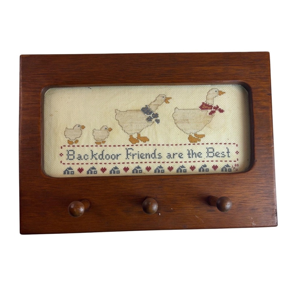 Dale Burnett Vtg Wood Wall Rack Cross Stitch Geese Backdoor Friends are the Best